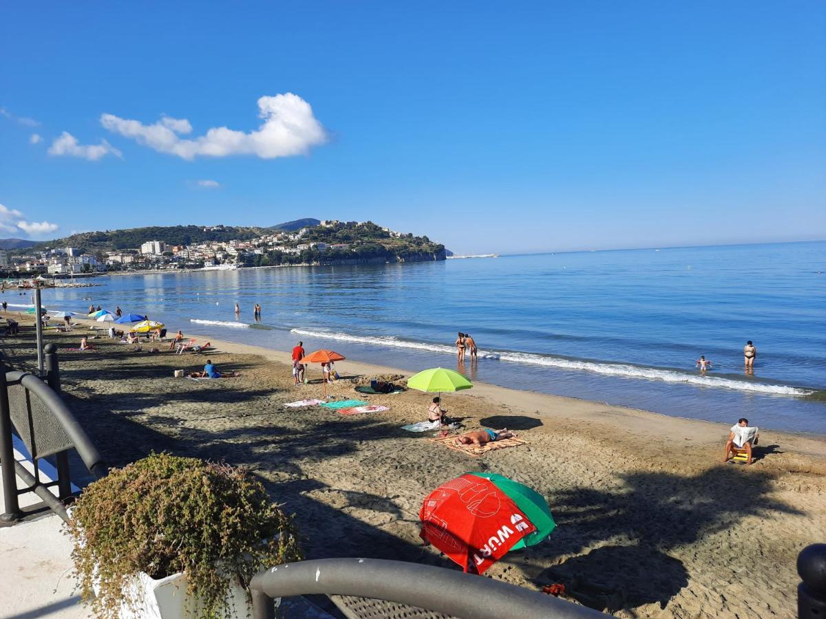 B & Beach Agropoli Bagian luar foto